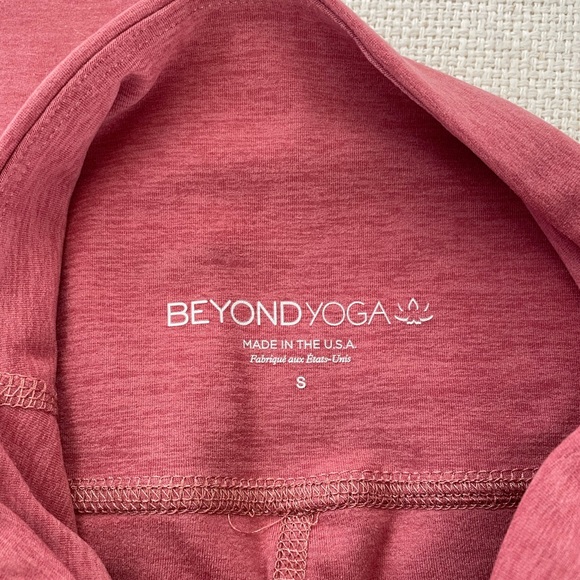 Beyond Yoga Caught in the Midi High Waist Leggings in Softest Scarlet size S - Picture 3 of 4